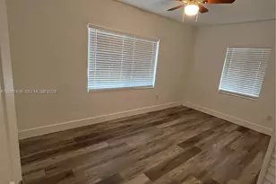 160 W 60th St, Hialeah, FL 33012 - Photo 21