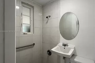 160 W 60th St, Hialeah, FL 33012 - Photo 5