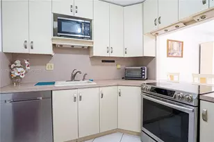 600 Three Islands Boulevard, Hallandale Beach, FL 33009 - Photo 17