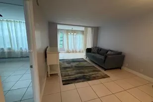 9420 Poinciana Pl, Davie, FL 33324 - Photo 5