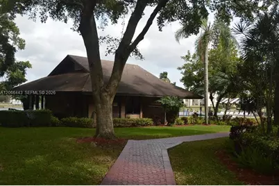 9420 Poinciana Pl #407, Davie, FL 33324 - Photo 7