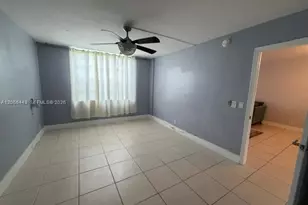 9420 Poinciana Pl, Davie, FL 33324 - Photo 11