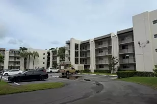 9420 Poinciana Pl, Davie, FL 33324 - Photo 1