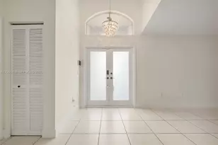 16850 Crestview Ln, Weston, FL 33326 - Photo 7