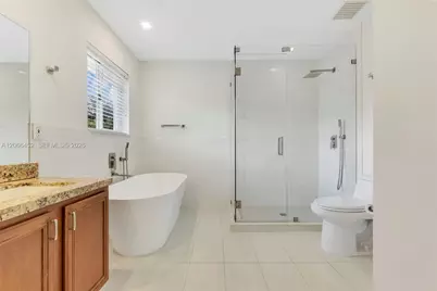 16850 Crestview Ln, Weston, FL 33326 - Photo 17