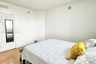 275 NE 18th St, Miami, FL 33132 - Photo 17