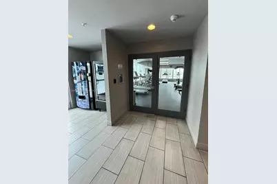 275 NE 18th St #2004, Miami, FL 33132 - Photo 25