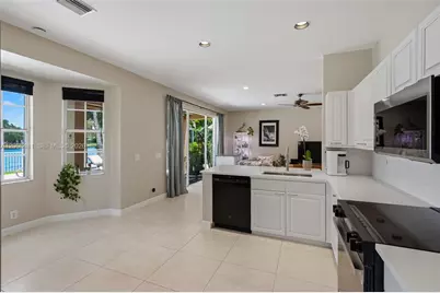 480 Cambridge Dr, Weston, FL 33326 - Photo 17