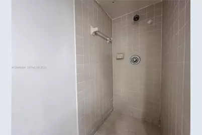 2740 W 63rd Pl #13-25, Hialeah, FL 33016 - Photo 7