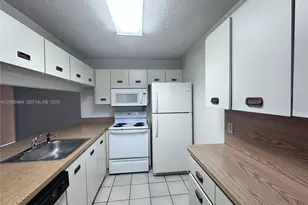 2740 W 63rd Pl, Hialeah, FL 33016 - Photo 3
