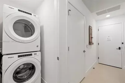 159 NE 6th St #5103, Miami, FL 33132 - Photo 15
