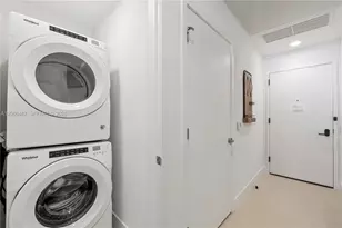 159 NE 6th St, Miami, FL 33132 - Photo 15