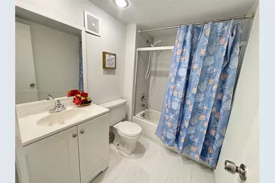 8060 Fairview Dr #101, Tamarac, FL 33321 - Photo 9