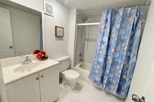 8060 Fairview Dr, Tamarac, FL 33321 - Photo 9