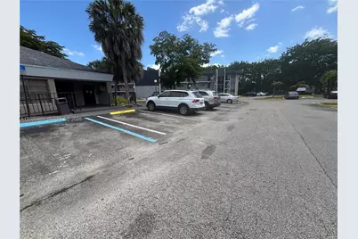 8060 Fairview Dr #101, Tamarac, FL 33321 - Photo 25