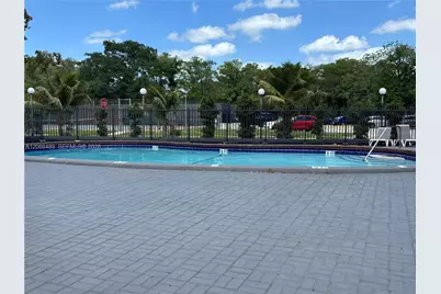 8060 Fairview Dr #101, Tamarac, FL 33321 - Photo 23