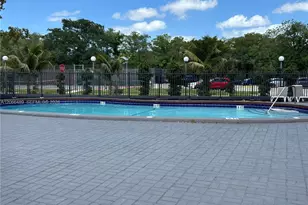 8060 Fairview Dr, Tamarac, FL 33321 - Photo 23