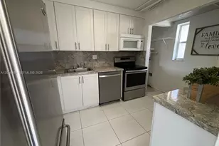 8060 Fairview Dr, Tamarac, FL 33321 - Photo 3