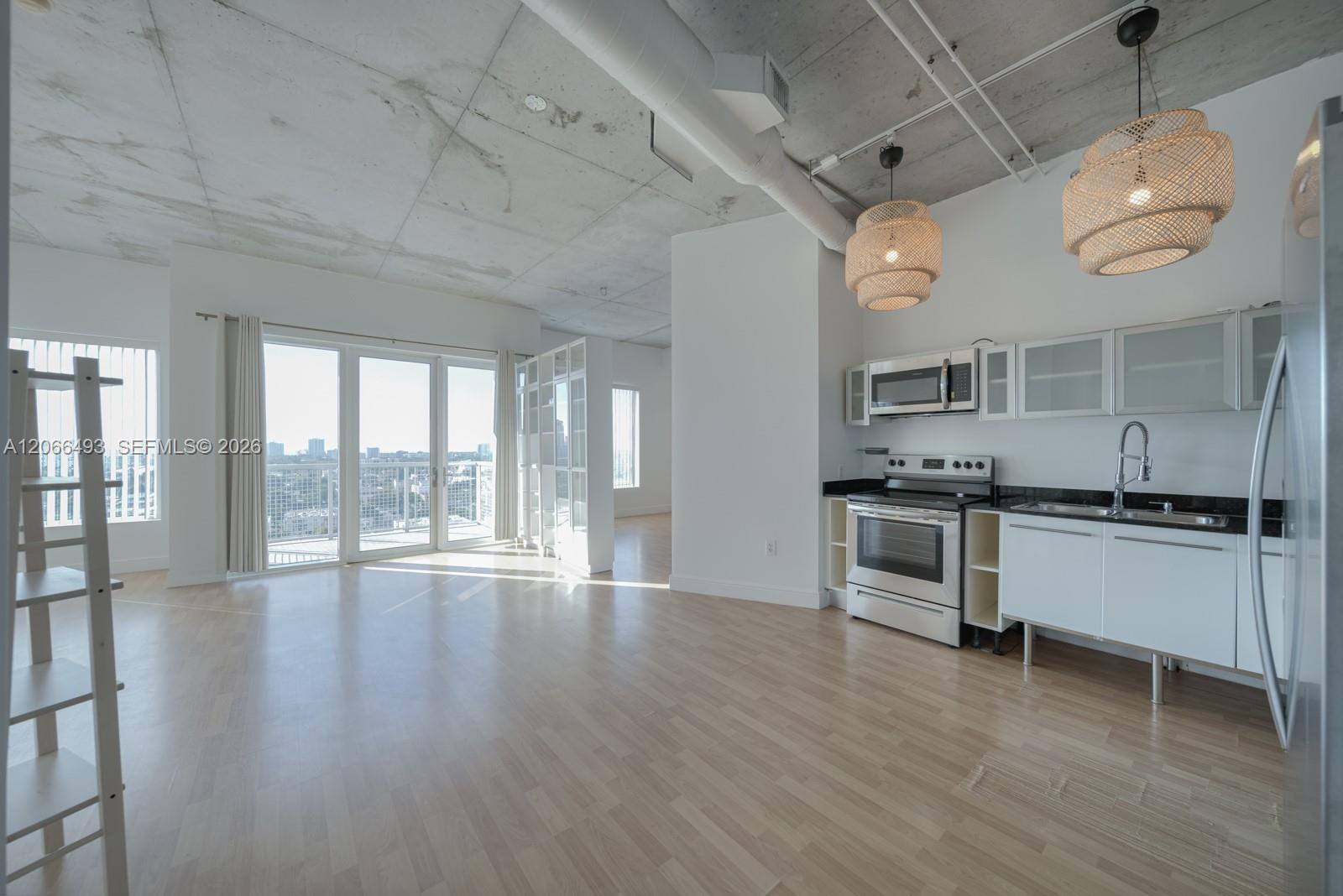 10 SW South River Dr #1406 - 10 SW South River Dr #1406, Miami, FL 33130 Luxury Property | Jose Angel Pina