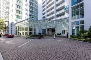 41 SE 5th St, Miami, FL 33131 - Photo 25