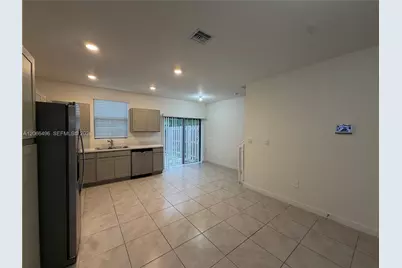 390 NE 12th St, Florida City, FL 33034 - Photo 5