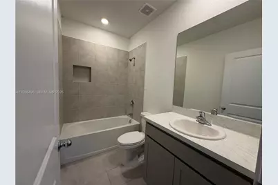390 NE 12th St, Florida City, FL 33034 - Photo 19