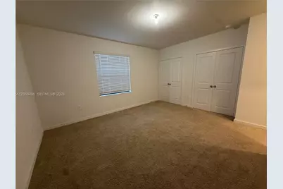 390 NE 12th St, Florida City, FL 33034 - Photo 9