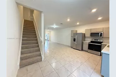 390 NE 12th St, Florida City, FL 33034 - Photo 7