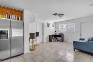 2721 NE 8th Ave, Pompano Beach, FL 33064 - Photo 9