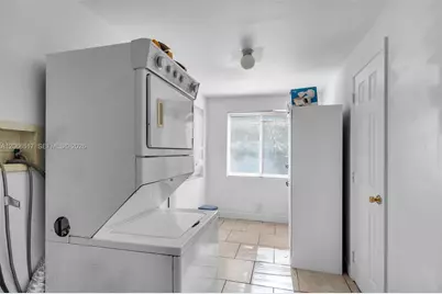 2721 NE 8th Ave, Pompano Beach, FL 33064 - Photo 23