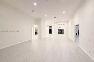 2616 Oakbrook Ct, Weston, FL 33332 - Photo 7