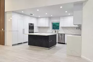 2616 Oakbrook Ct, Weston, FL 33332 - Photo 9