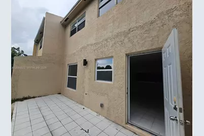 954 SW 74th Ave, North Lauderdale, FL 33068 - Photo 23