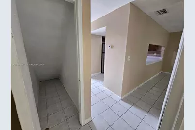954 SW 74th Ave, North Lauderdale, FL 33068 - Photo 9