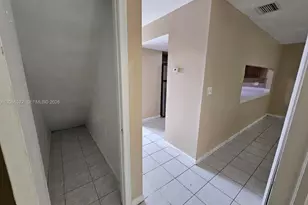 954 SW 74th Ave, North Lauderdale, FL 33068 - Photo 9