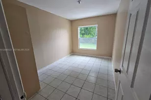 954 SW 74th Ave, North Lauderdale, FL 33068 - Photo 11