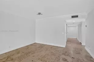 359 Lakeview Dr, Weston, FL 33326 - Photo 11