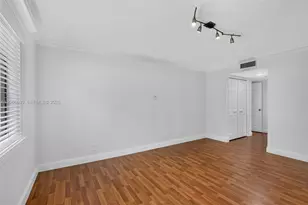 359 Lakeview Dr, Weston, FL 33326 - Photo 19