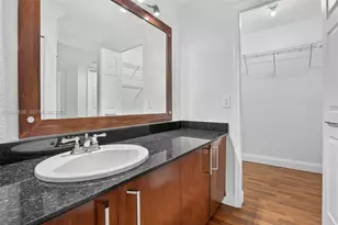 359 Lakeview Dr, Weston, FL 33326 - Photo 23