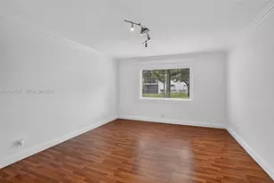 359 Lakeview Dr, Weston, FL 33326 - Photo 17