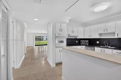 359 Lakeview Dr #102, Weston, FL 33326 - Photo 3