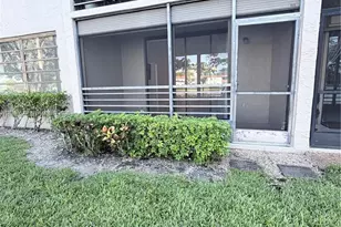 901 Colony Point Cir, Pembroke Pines, FL 33026 - Photo 13