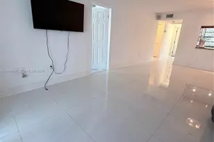 901 Colony Point Cir, Pembroke Pines, FL 33026 - Photo 9