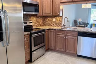 901 Colony Point Cir, Pembroke Pines, FL 33026 - Photo 15
