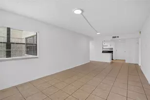 220 Lakeview Dr, Weston, FL 33326 - Photo 15