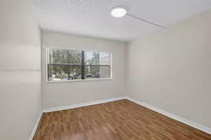 220 Lakeview Dr, Weston, FL 33326 - Photo 25