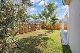 879 SE 26th Ter, Homestead, FL 33035 - Photo 9
