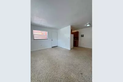 735 W 15th St #4, Hialeah, FL 33010 - Photo 9