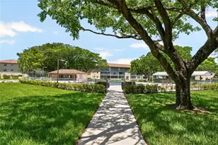 801 SW 133rd Terrace, Pembroke Pines, FL 33027 - Photo 17
