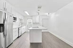 222 N Federal Hwy, Deerfield Beach, FL 33441 - Photo 3
